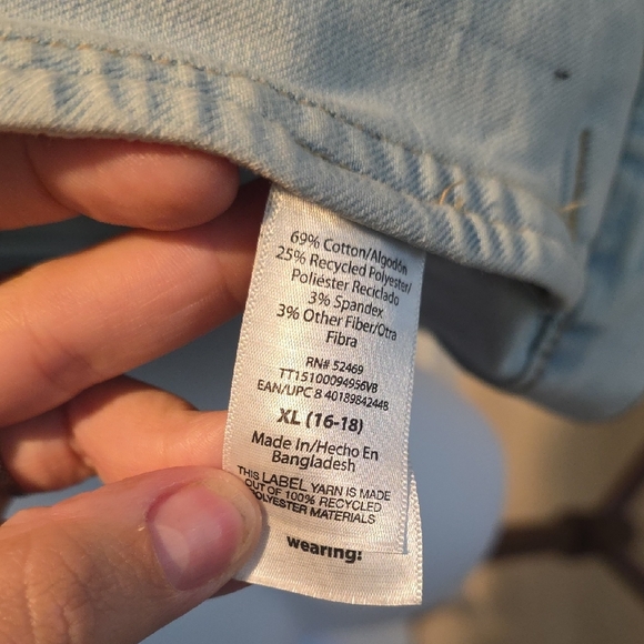 Time and Tru Light Wash Denim Jacket - Picture 3 of 5